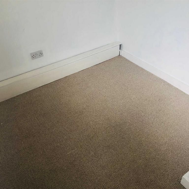 2 bedroom cottage to rent - Photo 1