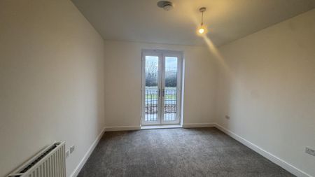 2 bedroom flat to rent - Photo 2