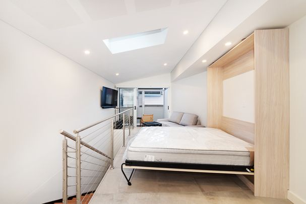 Tri Level Freestanding Home - Fully Furnished - Photo 1