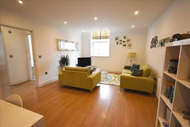 Town Hall Square, Crayford, DA1 - Photo 1