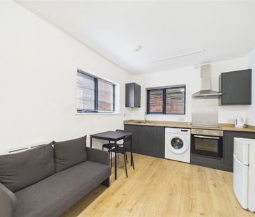 0 bedroom Studio flat to rent - Photo 2