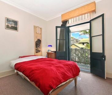 Charming Terrace in the Heart of Glebe Village - Photo 2