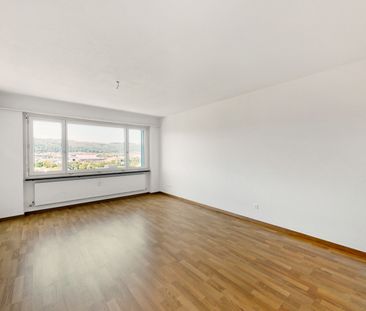 Wunderschöne Wohnung mit Weitblick / im obersten Stock - Photo 3