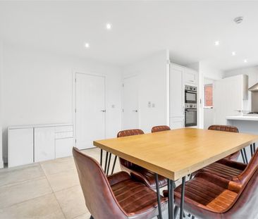 4 BED Detached house To rent - Photo 5