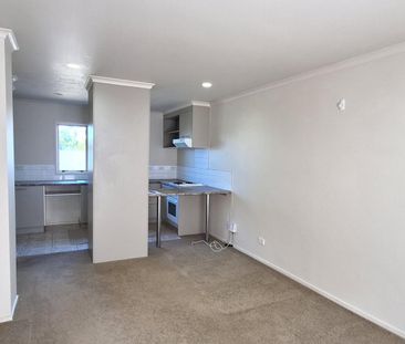 Three-Bedroom Townhouse in a Secure Gated Complex - Photo 5