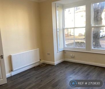 3 bedroom end of terrace house to rent - Photo 3