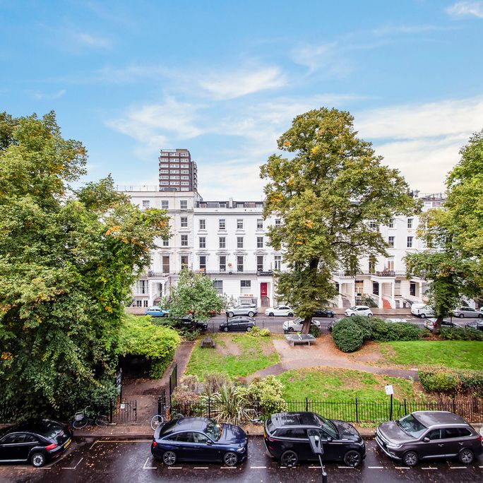 St Stephens Gardens, W2, London - Photo 1