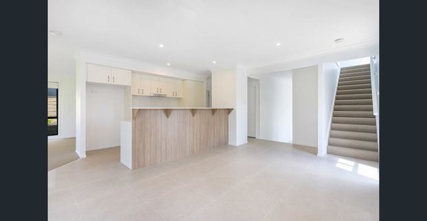 Gorgeous Family Home in a Quiet Cul-de-Sac - Photo 1