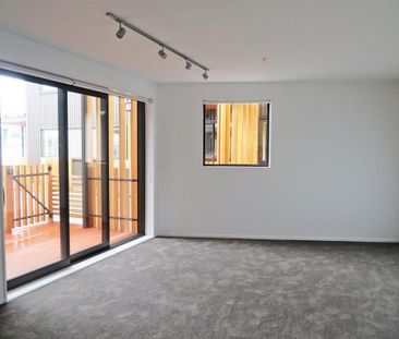 THE FIREMAN'S APARTMENTS - PETONE - Photo 6