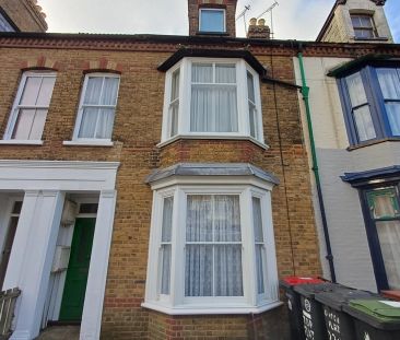 High Street, Herne Bay, CT6 5AX, Kent - Photo 2