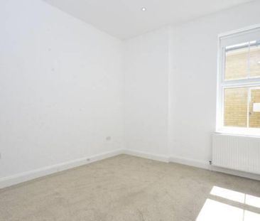 5 bedroom semi-detached house to rent - Photo 4