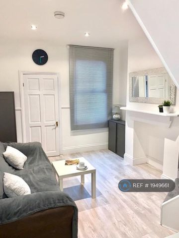 3 bedroom terraced house to rent - Photo 4