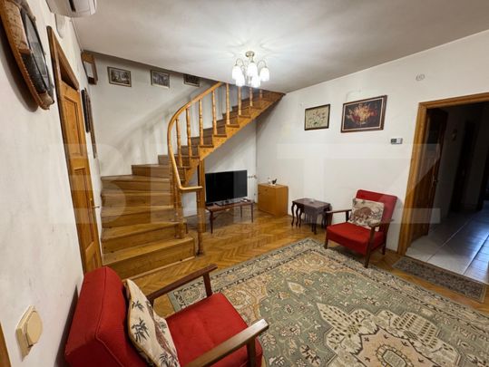 Casa de inchiriat, 200mp, zona Sfintii Apostoli - Fotografie 1