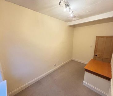 2 bedroom semi-detached house to rent - Photo 6