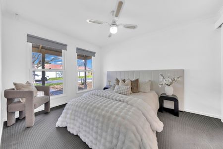 Charming Family Home in Craigieburn - Photo 3