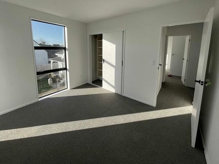 New Three Bedroom Townhouse - Photo 2