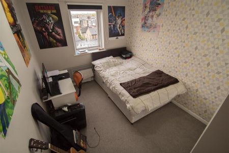 1 bedroom in a house share to rent - Photo 3