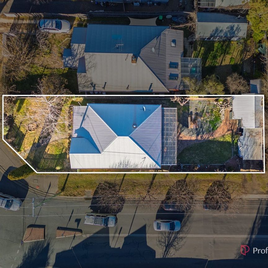 FULLY FURNISHED 3-BEDROOM HOME IN PRIME CENTRAL SOUTH LOCATION - Photo 1