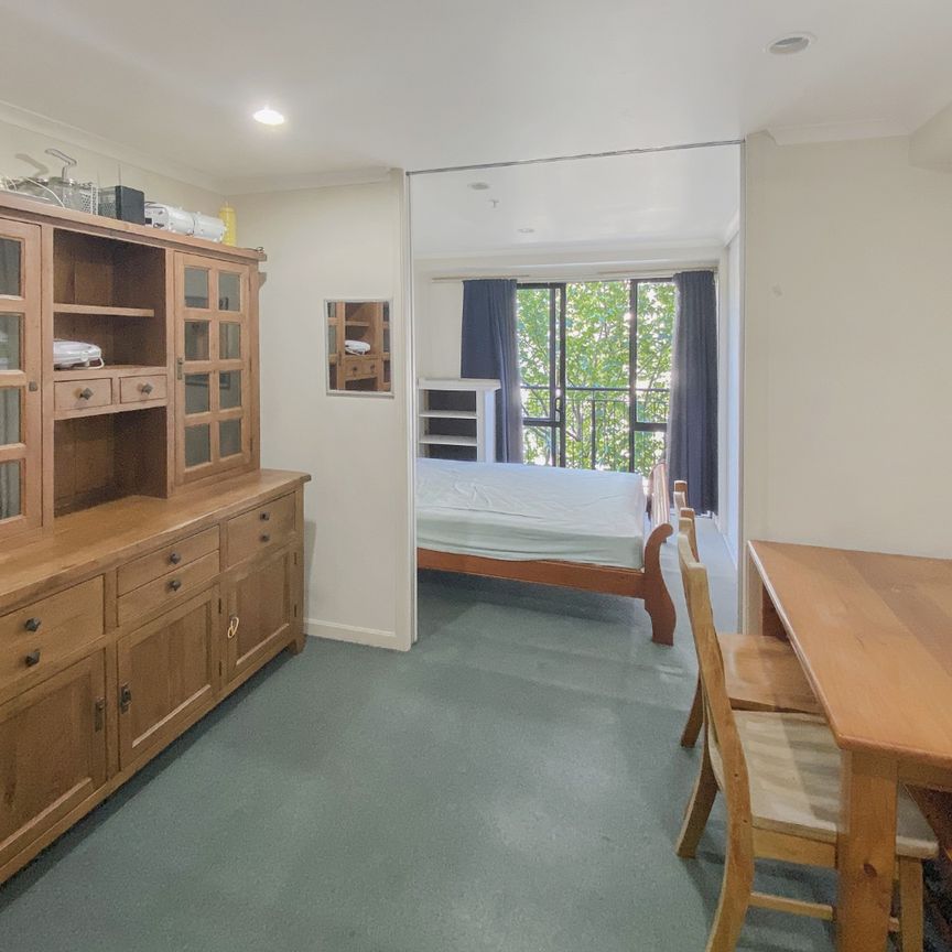 CITY CENTRE - Studio Apartment - Available NOW! - Photo 1