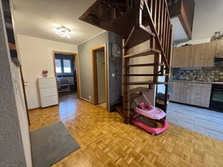 Appartement de 2.5 pièces mansardé au duplex au 3ème étage - Foto 2