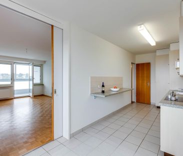 Grosszügige, lichtdurchflutete Wohnung an zentraler Lage - Photo 5
