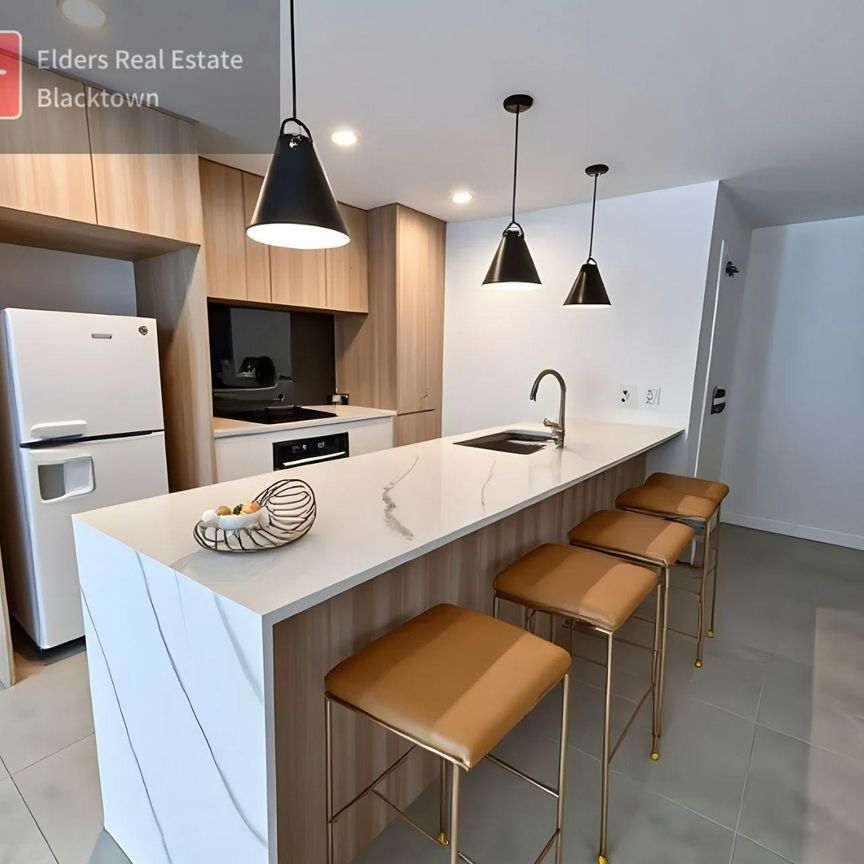 Modern, Bright & Spacious Apartment in Prime Location - Photo 1