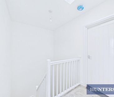 3 bedroom Flat To Let - Photo 4