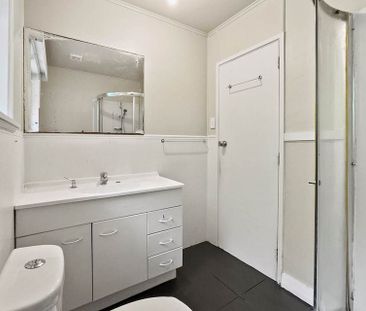 Cheapest 3 Bedroom Rental Home in Panmure - Photo 5