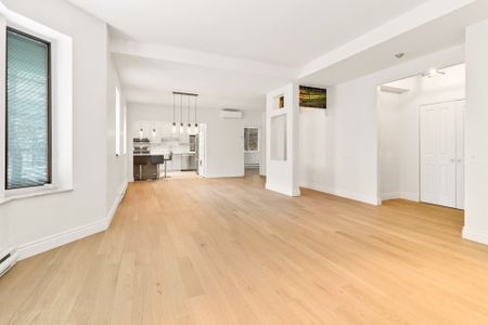 2100 Rue Chomedey, #102 - Photo 2