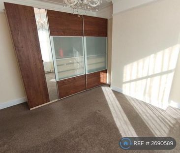 2 bedroom maisonette to rent - Photo 4