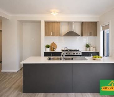 Modern Newly built Family Home in Officer VIC - Photo 4