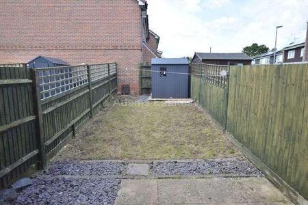 Yeoman Place, Woodley, RG5 - Photo 4