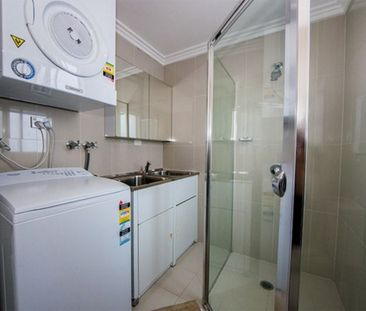 Internet (Basic use only), Water & Electricity Included ! - Photo 5