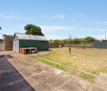 Neat Two Bedroom Home - Photo 2