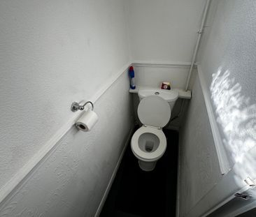 Camberley Drive, Penn, Wolverhampton - Photo 6