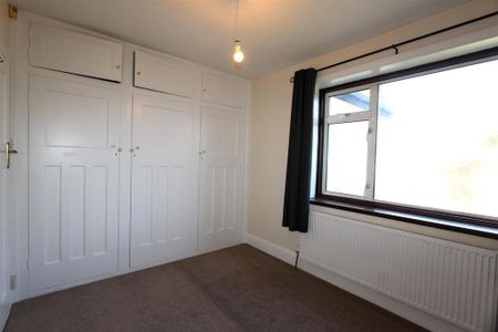 2 bedroom detached bungalow to rent - Photo 3