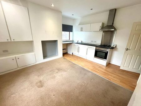 3 bedroom terraced house to rent - Photo 4