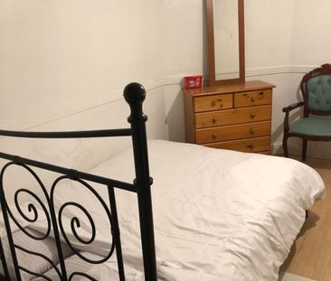 Room in a Shared House, Billet Road, E17 - Photo 4