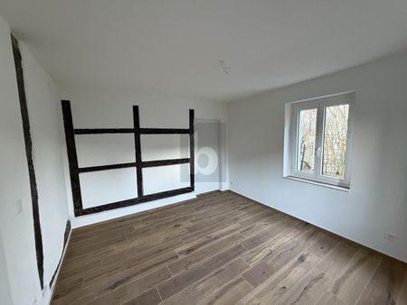 MODERN, LIGHT-FLOODED & WITH GARDEN ACCESS - Photo 5