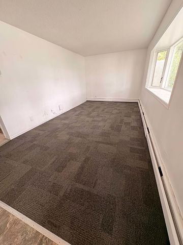 REDWOOD APARTMENTS - 7 - Photo 4