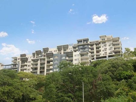 Elevated City Views - Modern One-Bedroom Unit - Photo 2