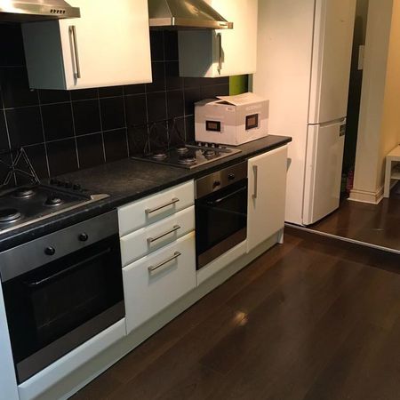 7 bedroom terraced house to rent - Photo 3