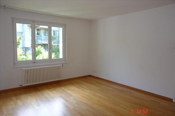 "Spacious apartment in a quiet location" - Photo 1