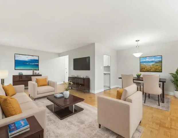 Roxborough Apartments | 330 Queen Elizabeth Drive, Ottawa - Photo 1