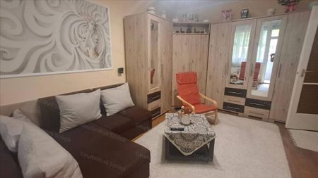 Kiadó jó állapotú lakás - Szolnok - Photo 4
