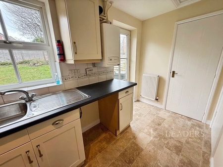 3 bedroom house to rent Northbourne Road, Swindon, Wiltshire, SN25 - Photo 2