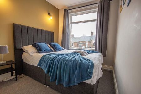 3 bedroom flat to rent - Photo 3