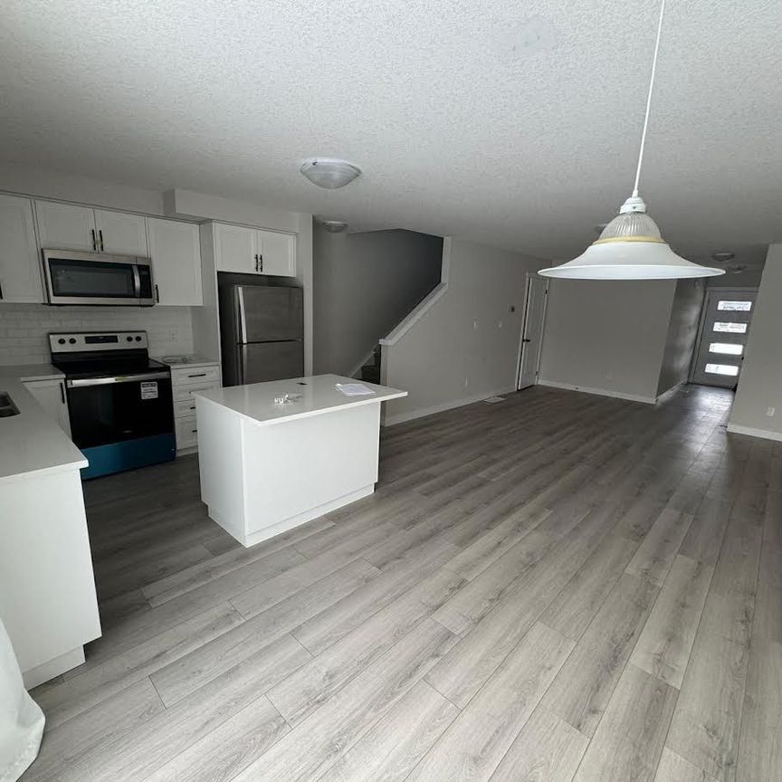 For Lease - 17 Wilkinson Avenue, Cambridge, Ontario - Photo 1