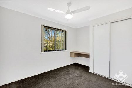 Break Lease - $490 until 15/02/25 SPACIOUS 3 BED UNIT IN LEAFY COMMUNITY CLOSE TO SHOPS AND SCHOOLS - Photo 3