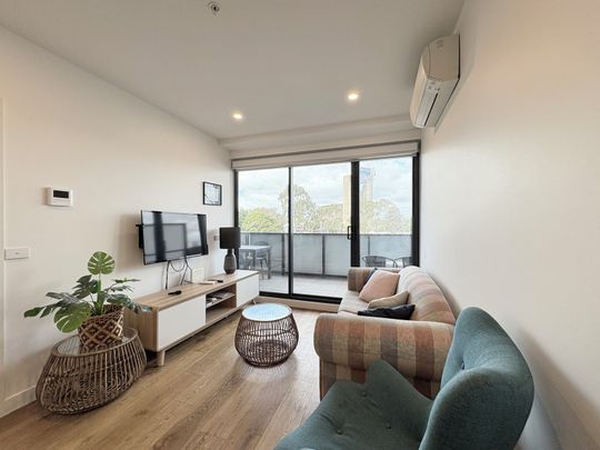 Fully Furnished Apartment in the Heart of Geelong - Photo 1